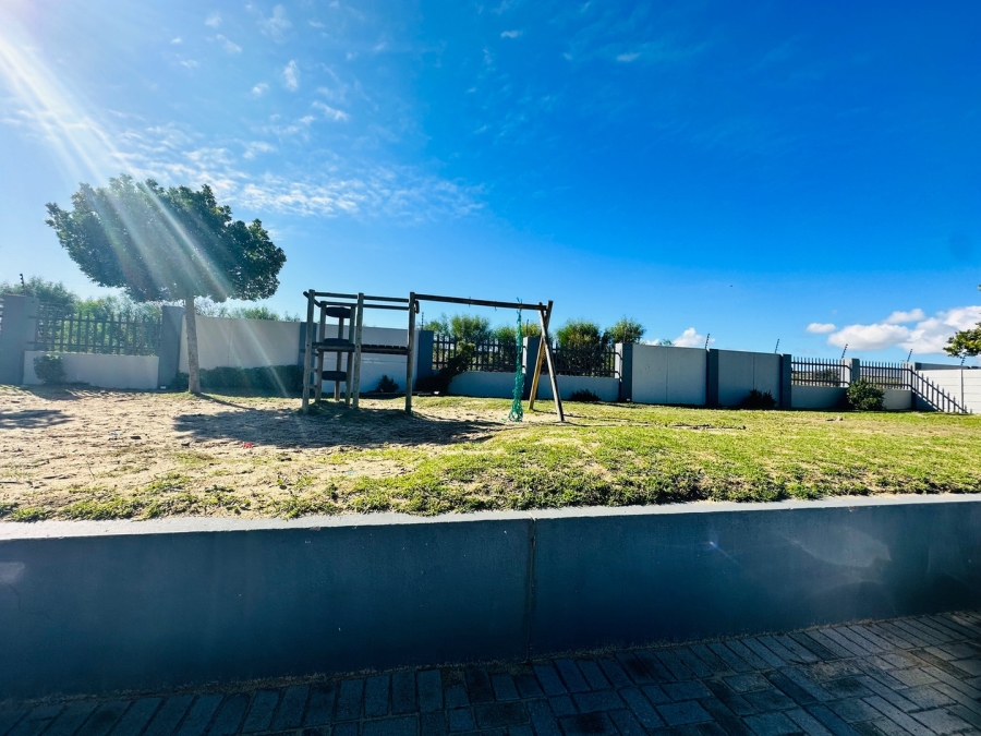 2 Bedroom Property for Sale in Parklands Western Cape